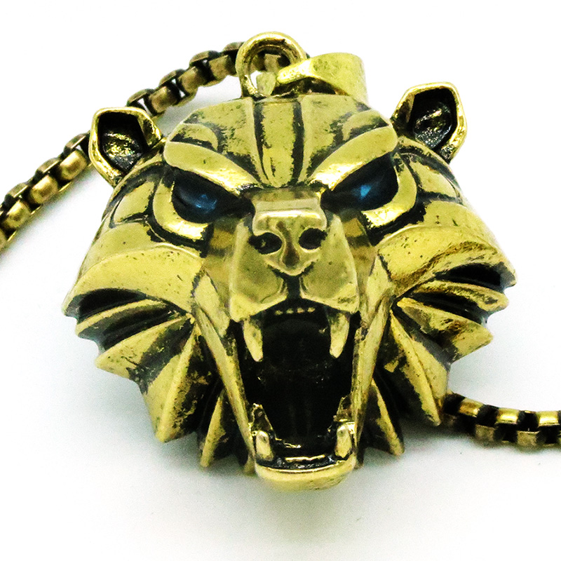 Caucasus Bear Medallion Pendan - Cobra Extruder recension och pris